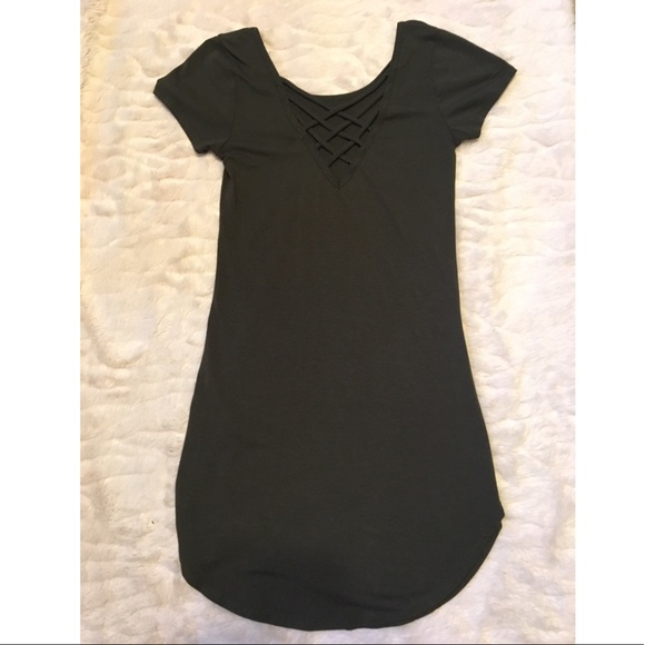 Forever 21 Dresses & Skirts - Green dress with criss-cross back